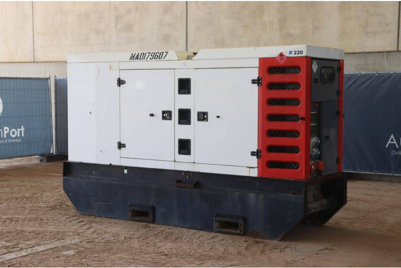SDMO R220C3 - Elektrisk generator: bilde 3 SDMO R220C3 - Elektrisk generator: bilde 3