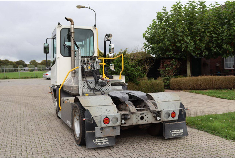 Terberg YT223 - Terminaltraktor: bilde 5 Terberg YT223 - Terminaltraktor: bilde 5