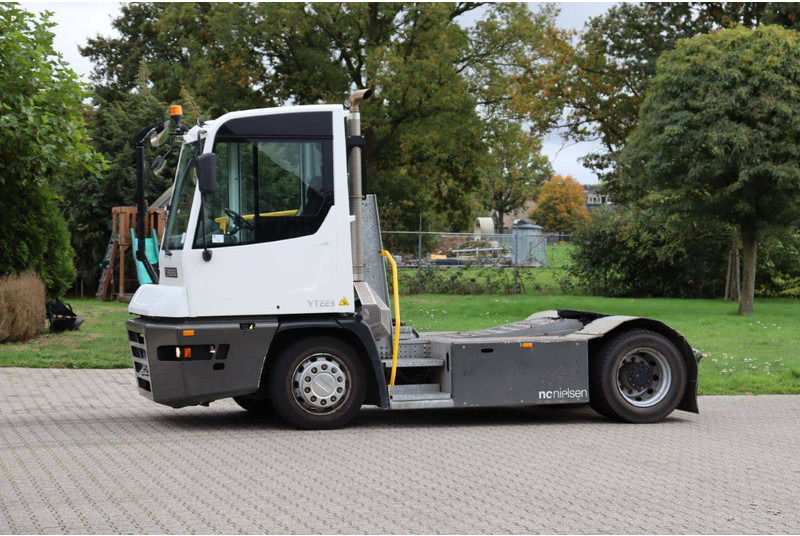 Terberg YT223 - Terminaltraktor: bilde 1 Terberg YT223 - Terminaltraktor: bilde 1