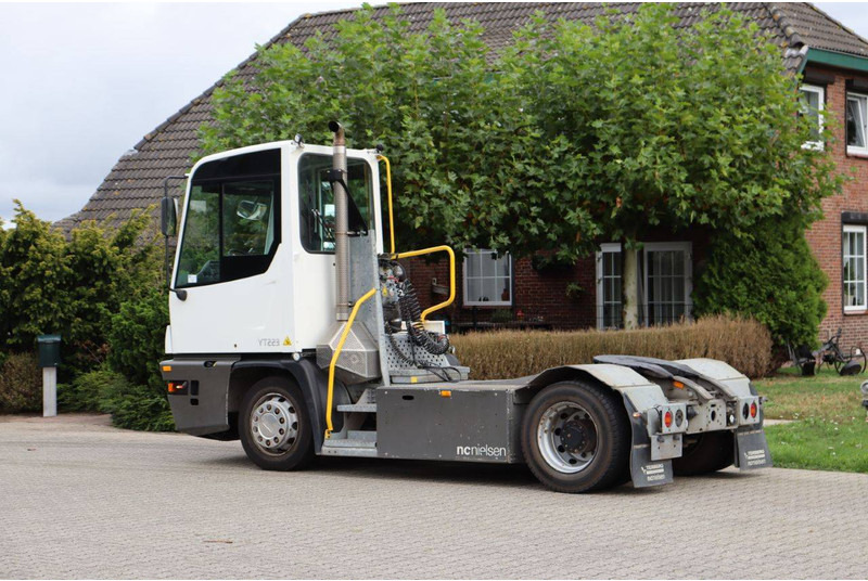 Terberg YT223 - Terminaltraktor: bilde 3 Terberg YT223 - Terminaltraktor: bilde 3