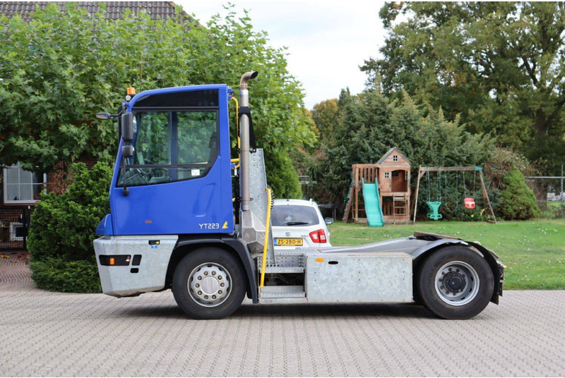 Terberg YT223 - Terminaltraktor: bilde 2 Terberg YT223 - Terminaltraktor: bilde 2
