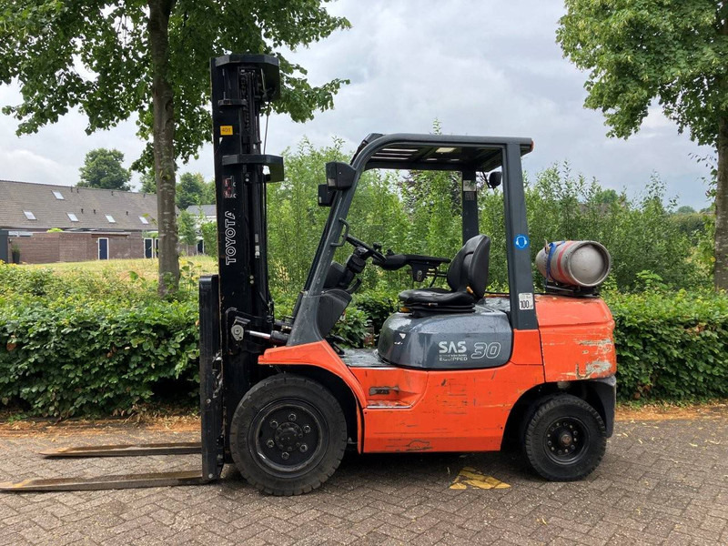 Toyota 02-7FGF30 - Gasstruck: bilde 2 Toyota 02-7FGF30 - Gasstruck: bilde 2