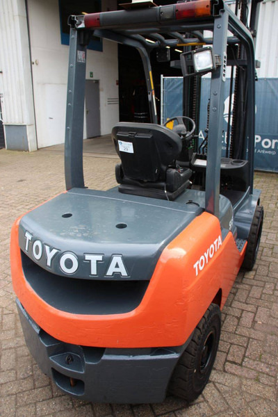 Toyota 02-8FDF30 - Dieseltruck: bilde 5 Toyota 02-8FDF30 - Dieseltruck: bilde 5