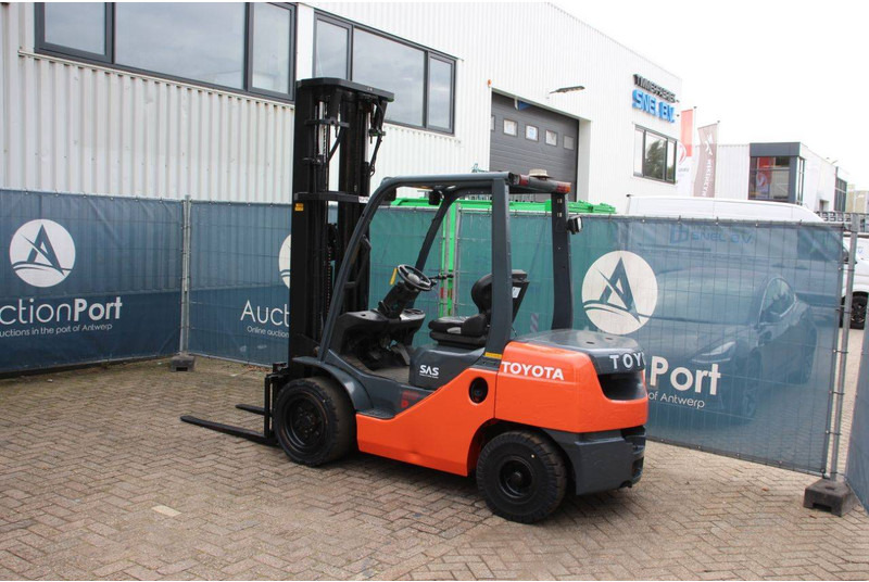 Toyota 02-8FDF30 - Dieseltruck: bilde 3 Toyota 02-8FDF30 - Dieseltruck: bilde 3