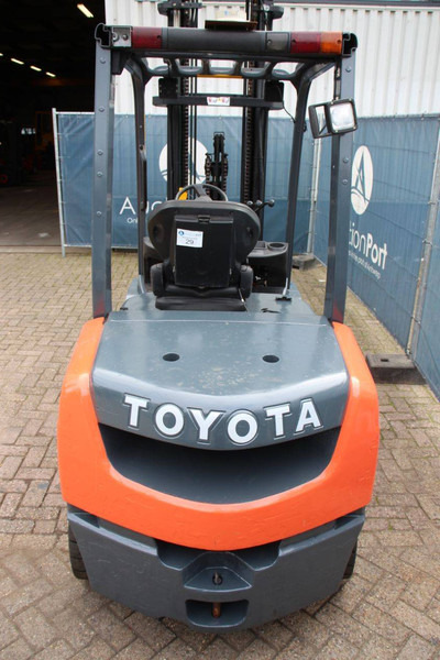 Toyota 02-8FDF30 - Dieseltruck: bilde 4 Toyota 02-8FDF30 - Dieseltruck: bilde 4