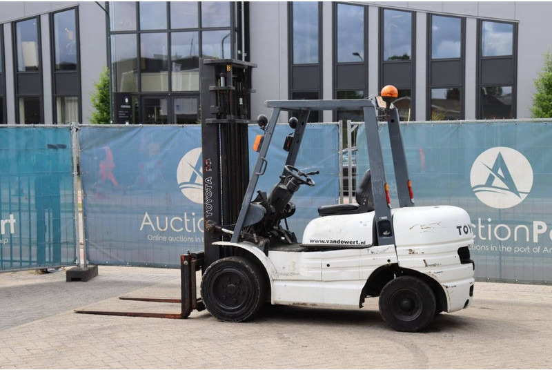 Toyota 62-6FDF30 - Dieseltruck: bilde 3 Toyota 62-6FDF30 - Dieseltruck: bilde 3