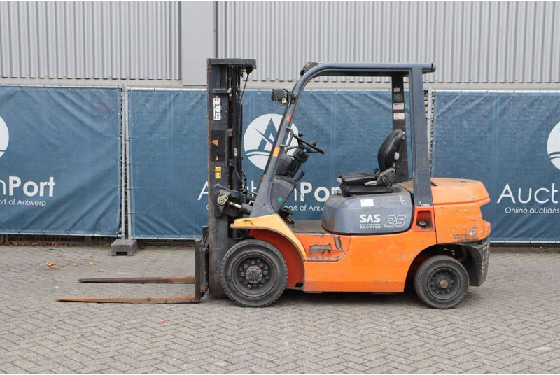 Toyota 62-7FDF25 - Dieseltruck: bilde 2 Toyota 62-7FDF25 - Dieseltruck: bilde 2
