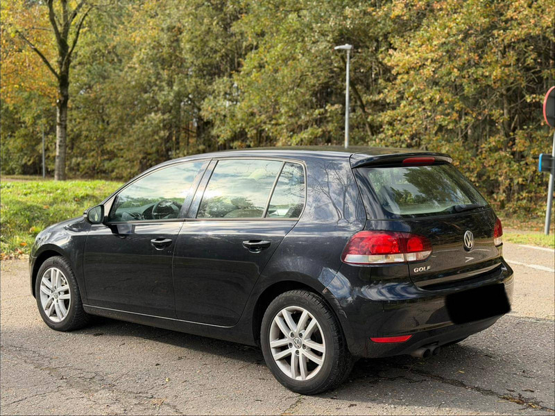 Volkswagen Golf 2.0 TDI - Sedan: bilde 2 Volkswagen Golf 2.0 TDI - Sedan: bilde 2