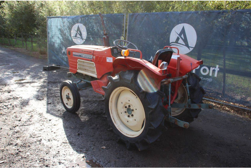 Yanmar YM2202 - Traktor: bilde 3 Yanmar YM2202 - Traktor: bilde 3