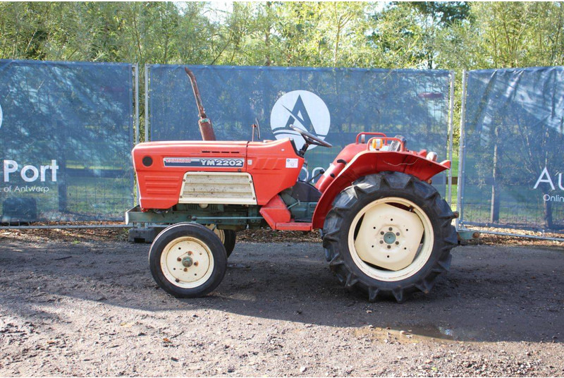Yanmar YM2202 - Traktor: bilde 2 Yanmar YM2202 - Traktor: bilde 2
