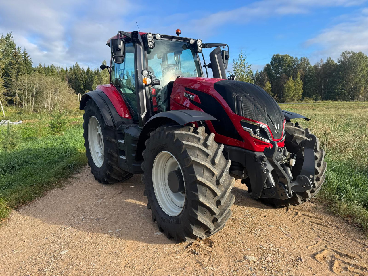 Valtra T255 - Traktor: bilde 2 Valtra T255 - Traktor: bilde 2