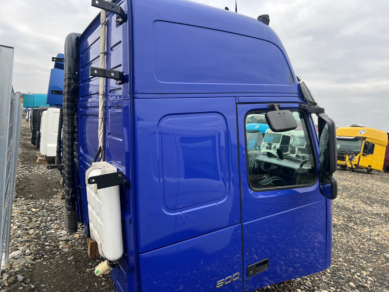 CABINA VOLVO FH13 GLOBETROTTER L2H3 - Førerhus for Lastebil: bilde 4 CABINA VOLVO FH13 GLOBETROTTER L2H3 - Førerhus for Lastebil: bilde 4