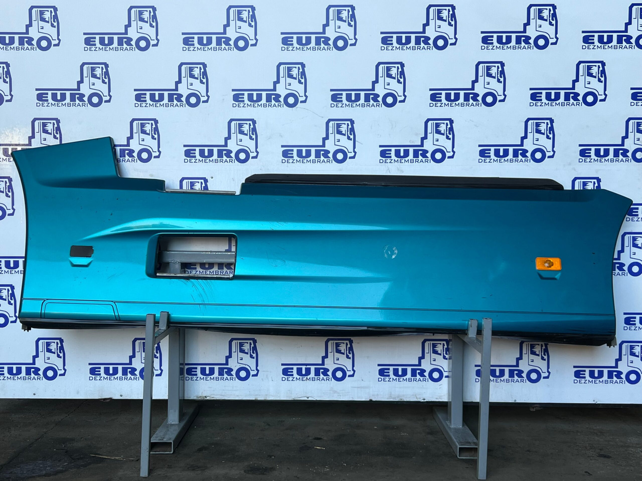 PARABICICLIST STANGA RENAULT T 82302001, 82302005, 82375109, 82375110, 21234571 - Karosseri og eksteriør for Lastebil: bilde 1 PARABICICLIST STANGA RENAULT T 82302001, 82302005, 82375109, 82375110, 21234571 - Karosseri og eksteriør for Lastebil: bilde 1