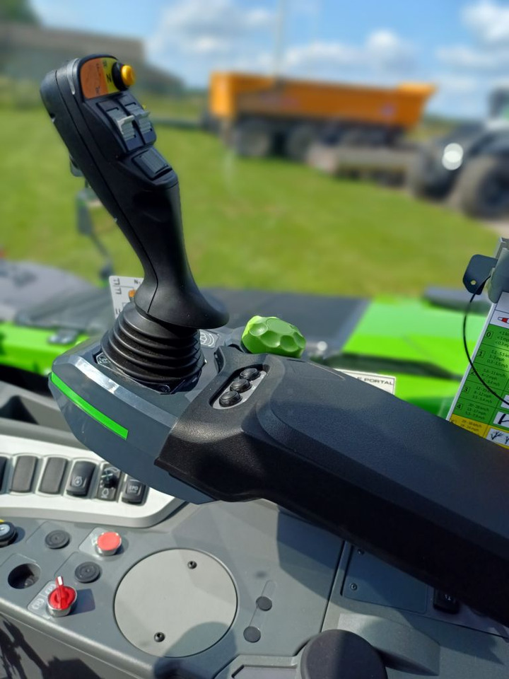 Merlo TF38.10 TT CS 136 - Teleskoplastere: bilde 2 Merlo TF38.10 TT CS 136 - Teleskoplastere: bilde 2