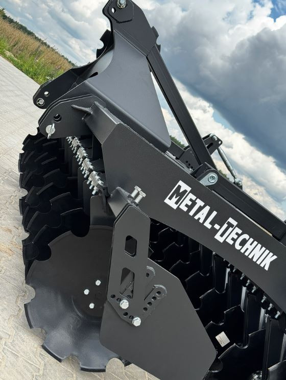METAL-TECHNIK Brona talerzowa 2,7 m / Scheibenegge / дисковая борона / disc harrow - Skålharv: bilde 2 METAL-TECHNIK Brona talerzowa 2,7 m / Scheibenegge / дисковая борона / disc harrow - Skålharv: bilde 2