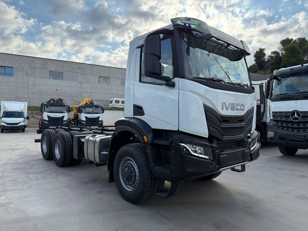 IVECO AD300X46Z OFF X-Way E6 (Chassis) - Chassis lastebil: bilde 2 IVECO AD300X46Z OFF X-Way E6 (Chassis) - Chassis lastebil: bilde 2