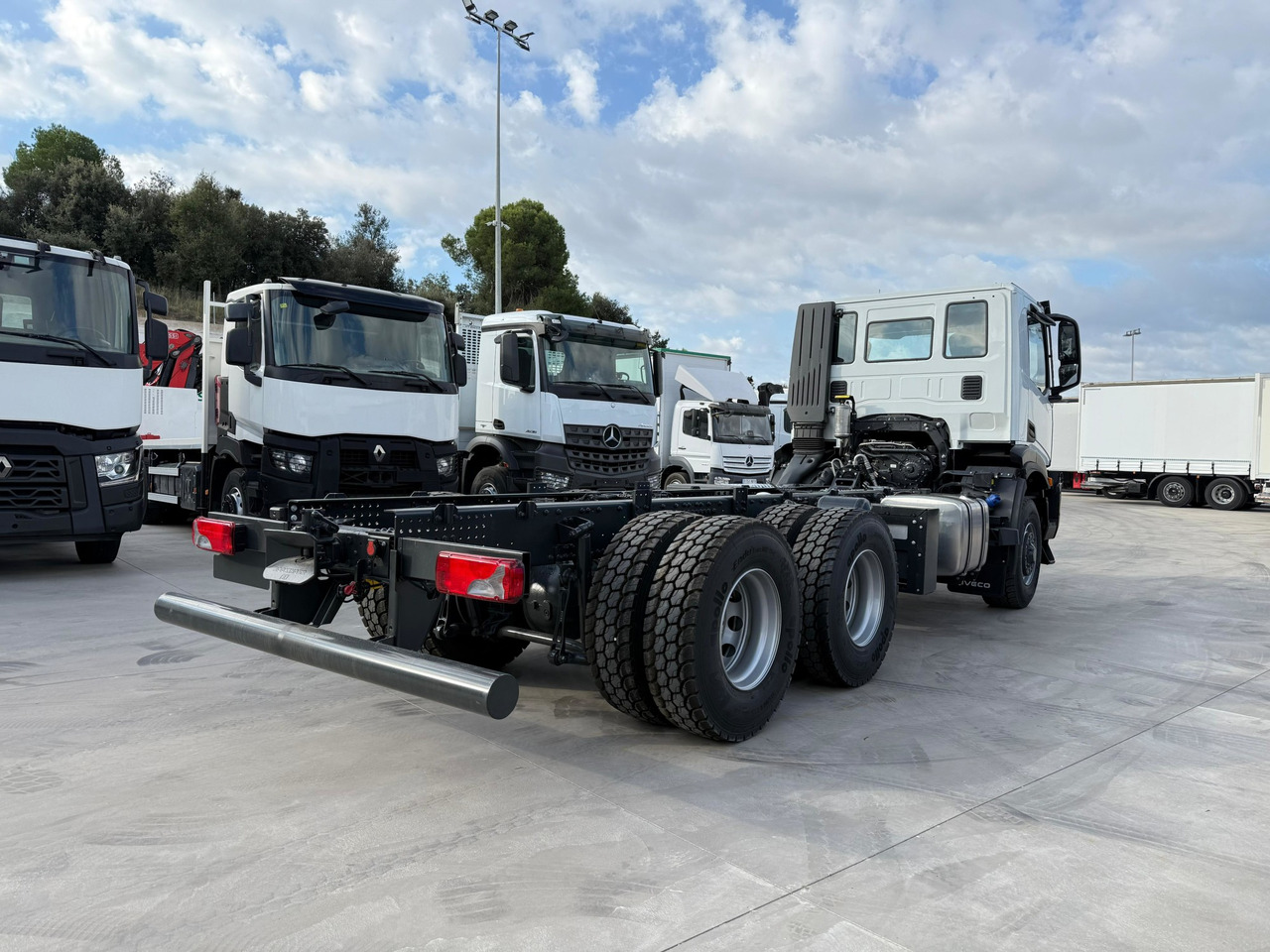 IVECO AD300X46Z OFF X-Way E6 (Chassis) - Chassis lastebil: bilde 4 IVECO AD300X46Z OFF X-Way E6 (Chassis) - Chassis lastebil: bilde 4
