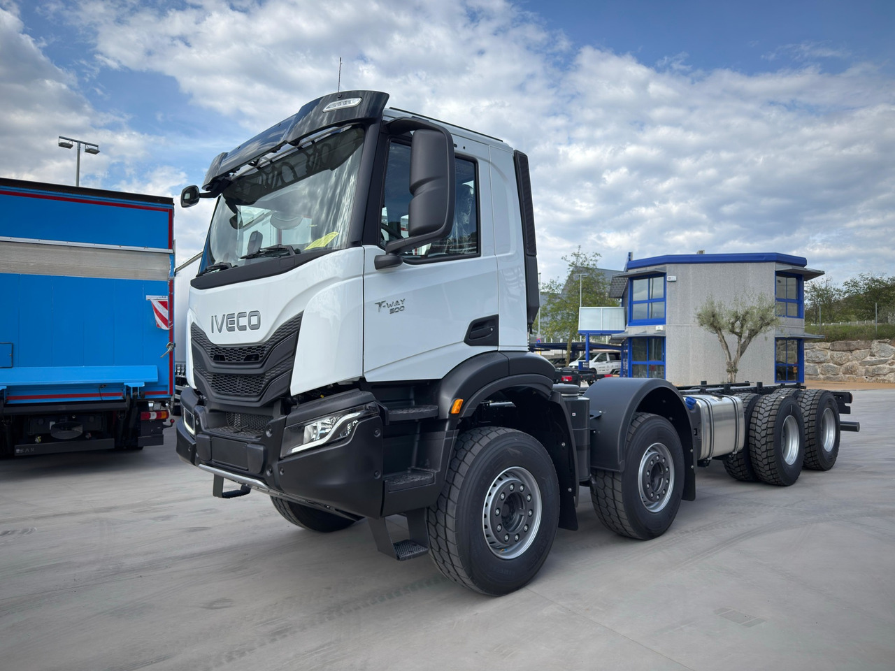 IVECO AD410T50 T-WAY 8x4 E6 (Chassis) - Chassis lastebil: bilde 1 IVECO AD410T50 T-WAY 8x4 E6 (Chassis) - Chassis lastebil: bilde 1