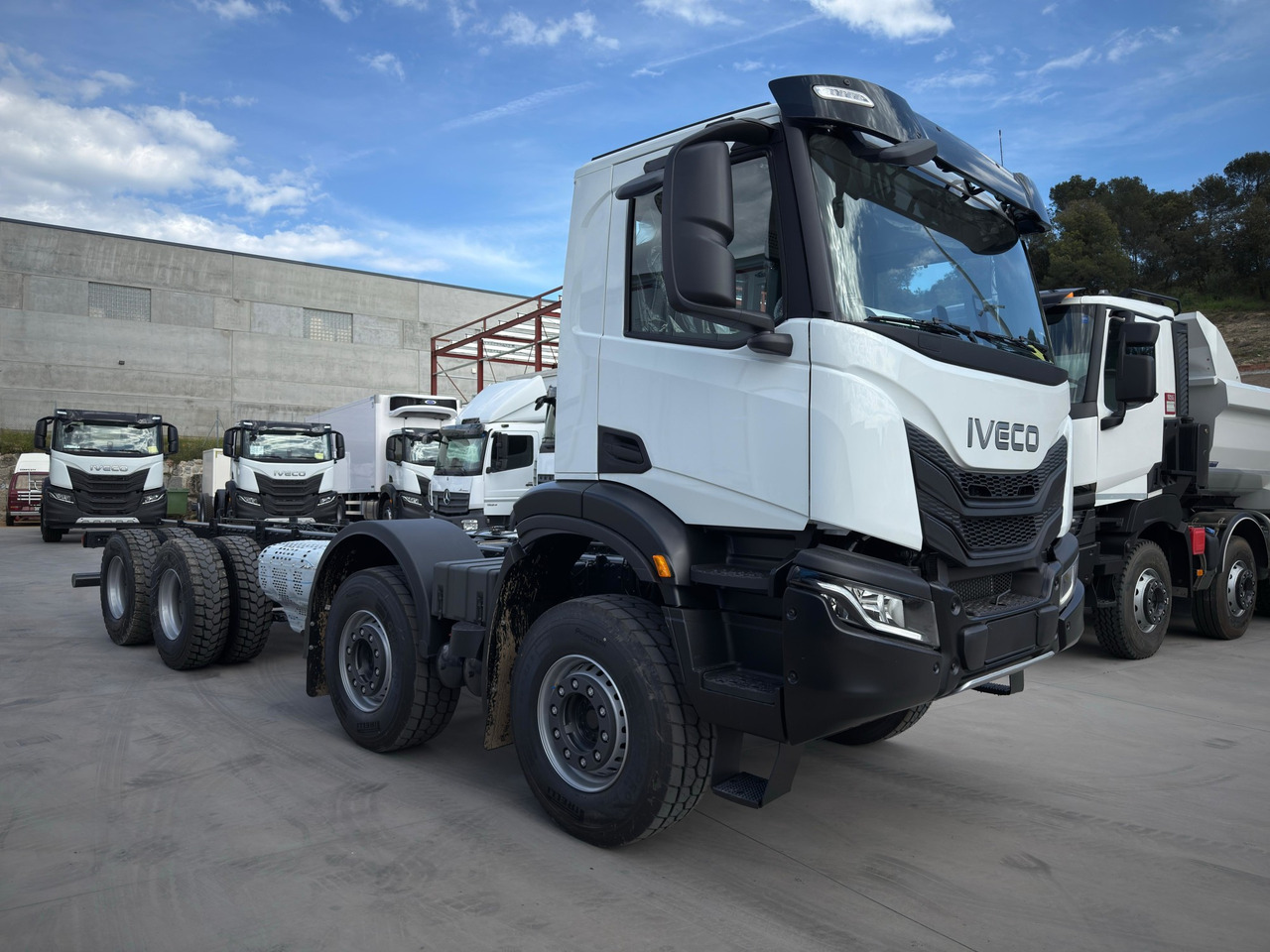 IVECO AD410T50 T-WAY 8x4 E6 (Chassis) - Chassis lastebil: bilde 2 IVECO AD410T50 T-WAY 8x4 E6 (Chassis) - Chassis lastebil: bilde 2