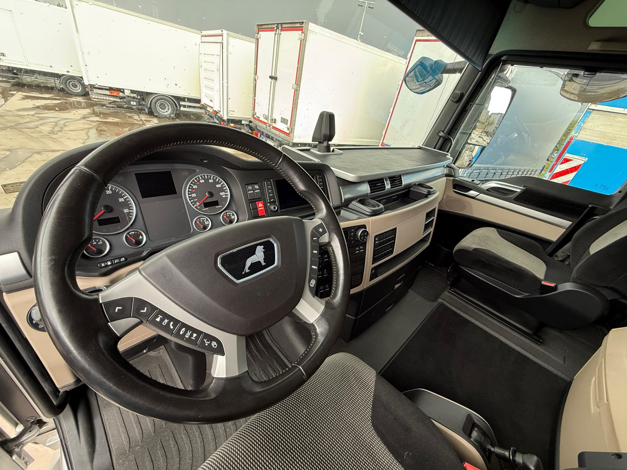 MAN 18.430 LL TGX E6 (Tauliner) - Kapellbil: bilde 5 MAN 18.430 LL TGX E6 (Tauliner) - Kapellbil: bilde 5