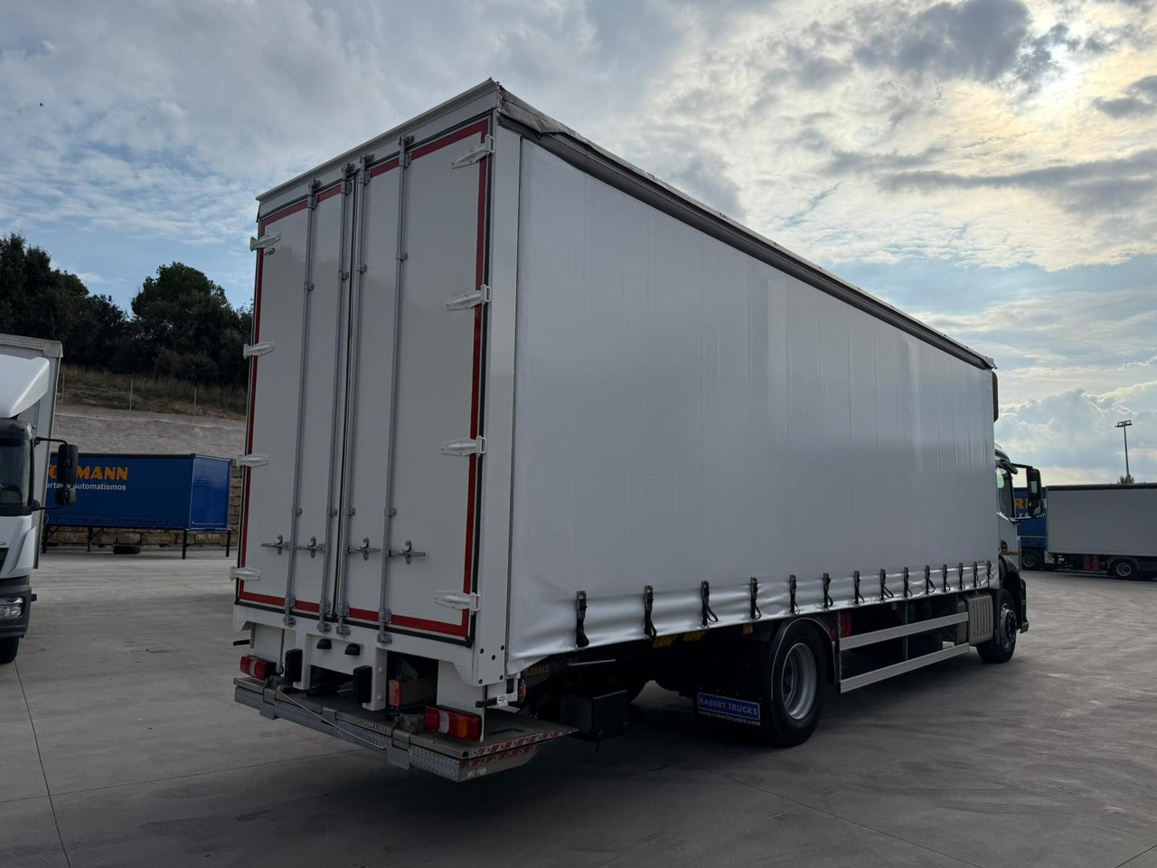MERCEDES BENZ 18.27 Antos E6 (Tauliner) - Kapellbil: bilde 3 MERCEDES BENZ 18.27 Antos E6 (Tauliner) - Kapellbil: bilde 3