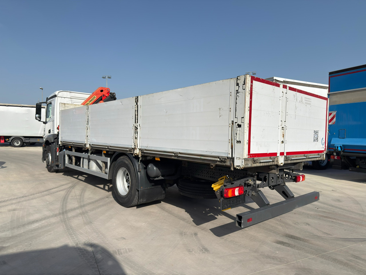 MERCEDES BENZ 18.30 Antos E6 (Platform and Grave) - Planbil, Kranbil: bilde 4 MERCEDES BENZ 18.30 Antos E6 (Platform and Grave) - Planbil, Kranbil: bilde 4