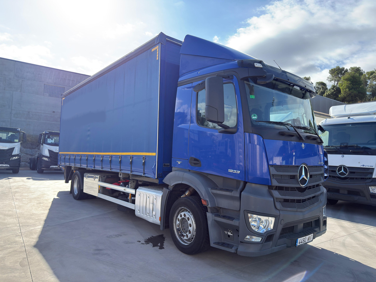 MERCEDES BENZ 18.33 Antos E6 (Self-portable) - Kapellbil: bilde 2 MERCEDES BENZ 18.33 Antos E6 (Self-portable) - Kapellbil: bilde 2