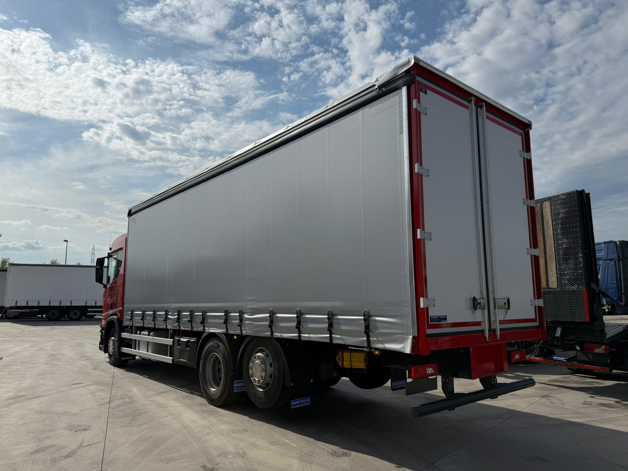 SCANIA R450 E6 (Tauliner) - Kapellbil: bilde 4 SCANIA R450 E6 (Tauliner) - Kapellbil: bilde 4