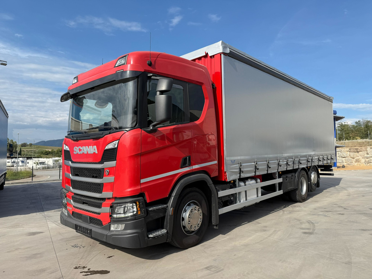 SCANIA R450 E6 (Tauliner) - Kapellbil: bilde 1 SCANIA R450 E6 (Tauliner) - Kapellbil: bilde 1