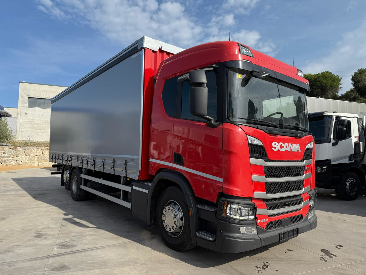 SCANIA R450 E6 (Tauliner) - Kapellbil: bilde 2 SCANIA R450 E6 (Tauliner) - Kapellbil: bilde 2