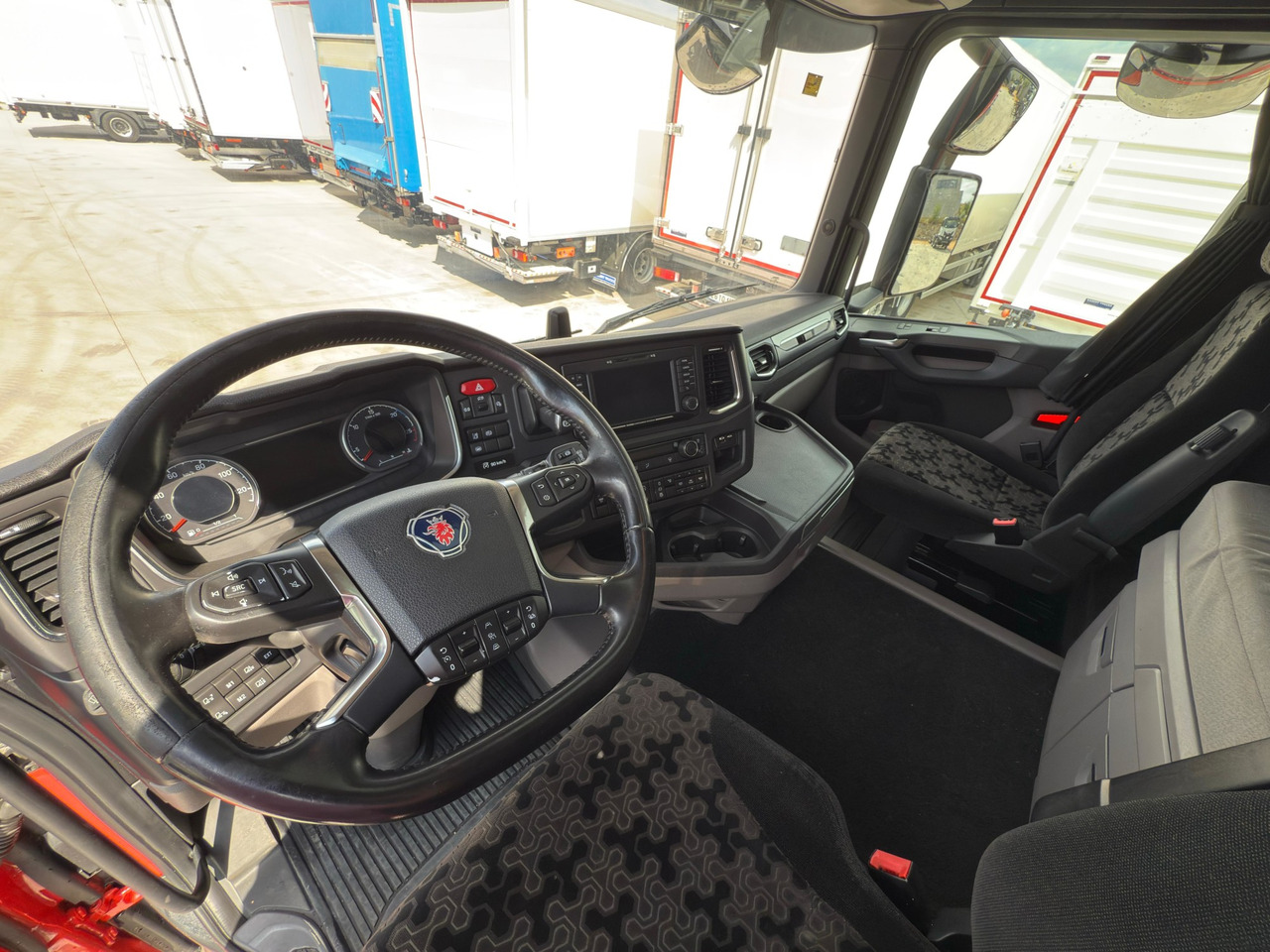 SCANIA R450 E6 (Tauliner) - Kapellbil: bilde 5 SCANIA R450 E6 (Tauliner) - Kapellbil: bilde 5