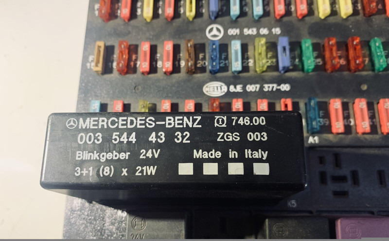 Mercedes-Benz ACTROS - Elektrisk system: bilde 2 Mercedes-Benz ACTROS - Elektrisk system: bilde 2