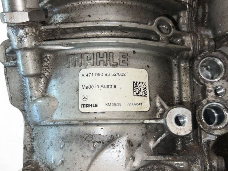 Mercedes-Benz - Oljefilter: bilde 2 Mercedes-Benz - Oljefilter: bilde 2