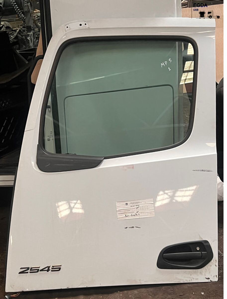 Mercedes-Benz MP4, MP5 - Dør og deler: bilde 1 Mercedes-Benz MP4, MP5 - Dør og deler: bilde 1