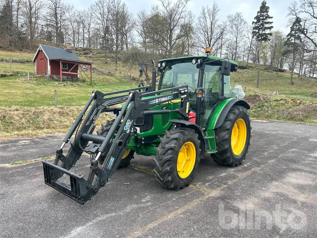 JOHN DEERE 5820 - Traktor: bilde 1 JOHN DEERE 5820 - Traktor: bilde 1