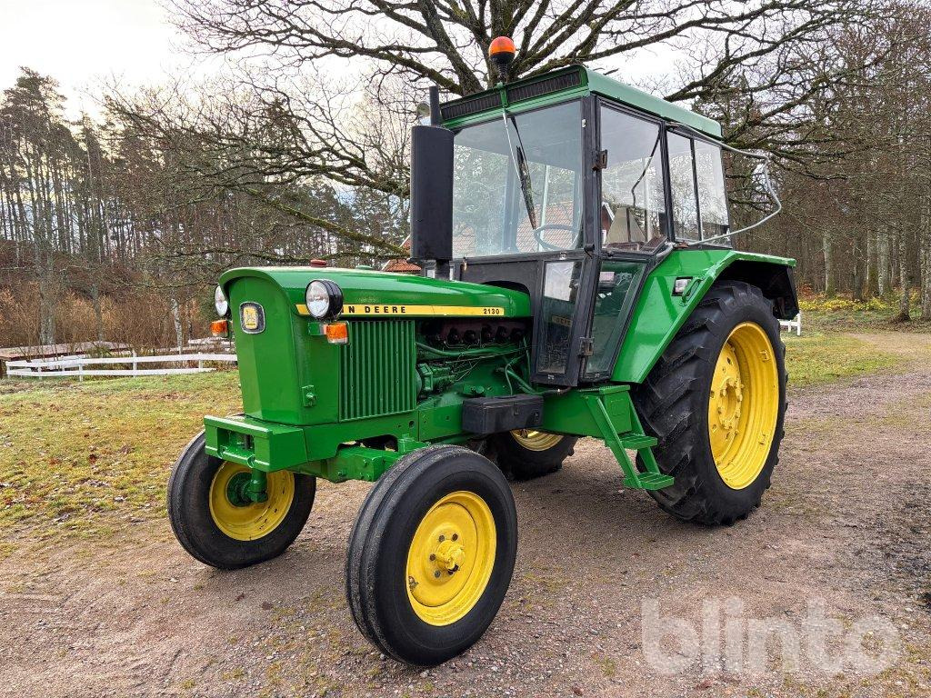 John Deere 2130-6 cylinder - Traktor: bilde 5 John Deere 2130-6 cylinder - Traktor: bilde 5