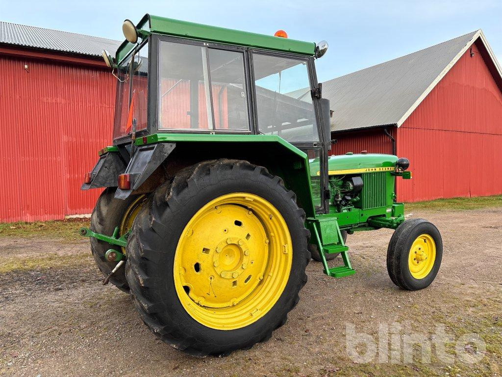John Deere 2130-6 cylinder - Traktor: bilde 2 John Deere 2130-6 cylinder - Traktor: bilde 2