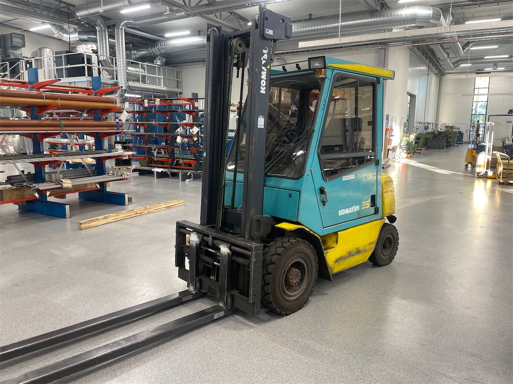 Komatsu FD25T- 1E1 Diesel - Dieseltruck: bilde 1 Komatsu FD25T- 1E1 Diesel - Dieseltruck: bilde 1