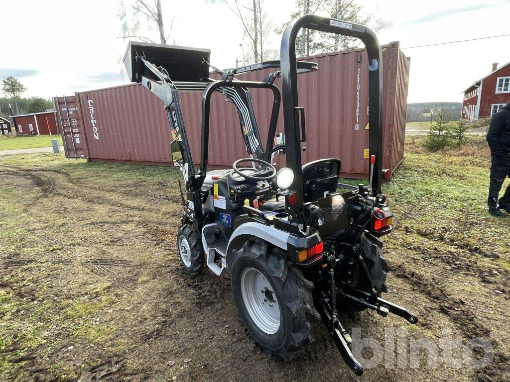 Landtrac 4wd med lastare - Minitraktor: bilde 3 Landtrac 4wd med lastare - Minitraktor: bilde 3