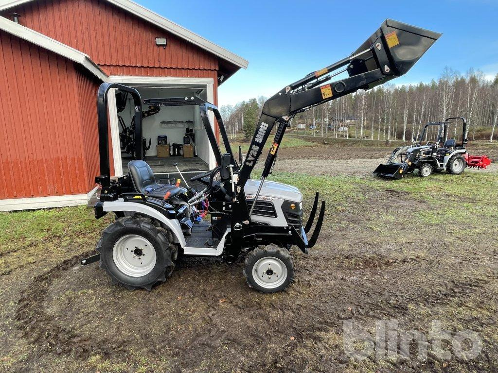 Landtrac 4wd med lastare - Minitraktor: bilde 2 Landtrac 4wd med lastare - Minitraktor: bilde 2