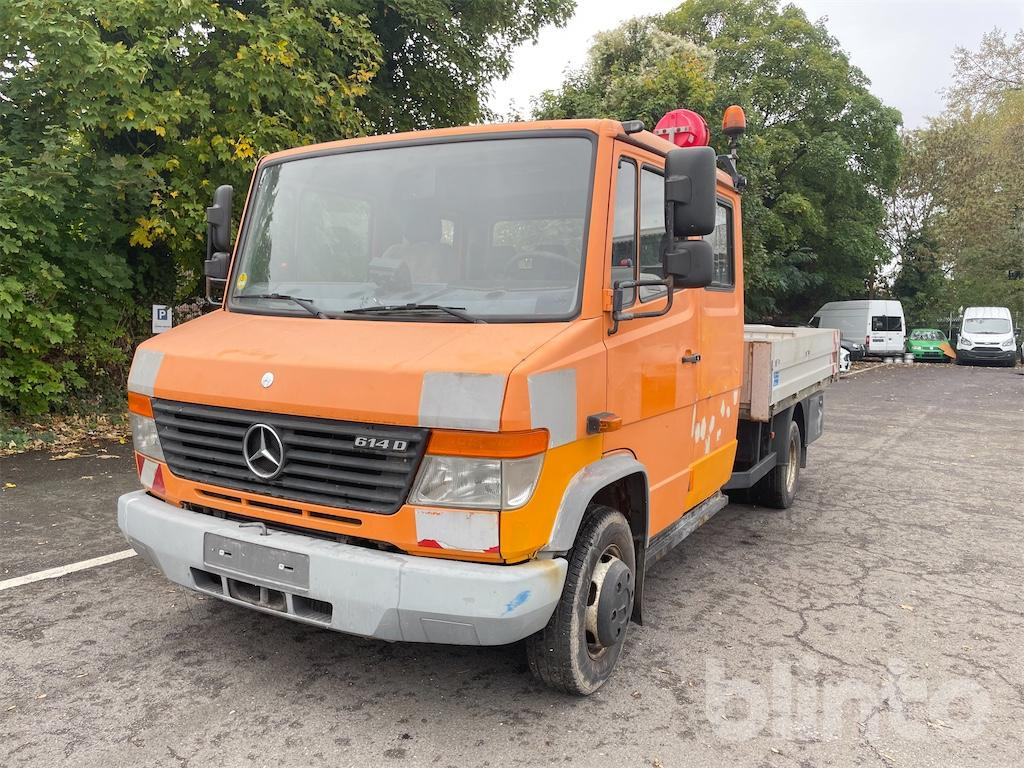 Mercedes Benz Vario 614 D - Varebil med plan, Varebil med dobbelt førerhus: bilde 1 Mercedes Benz Vario 614 D - Varebil med plan, Varebil med dobbelt førerhus: bilde 1