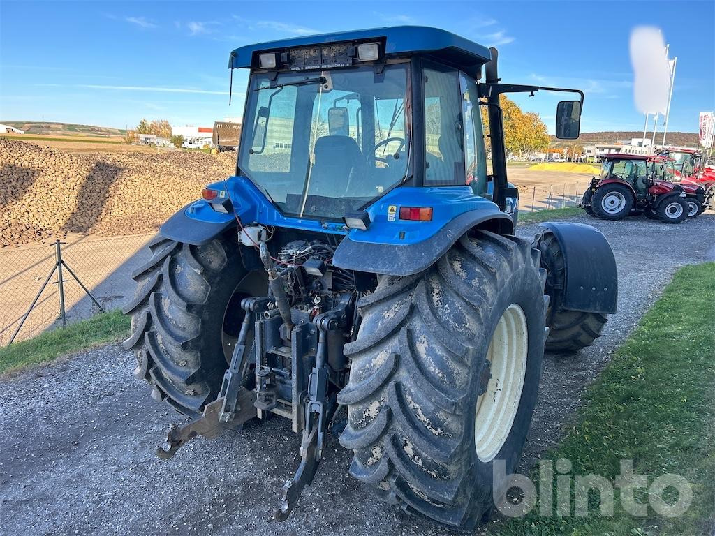 New Holland 8870 (1999) - Traktor: bilde 4 New Holland 8870 (1999) - Traktor: bilde 4