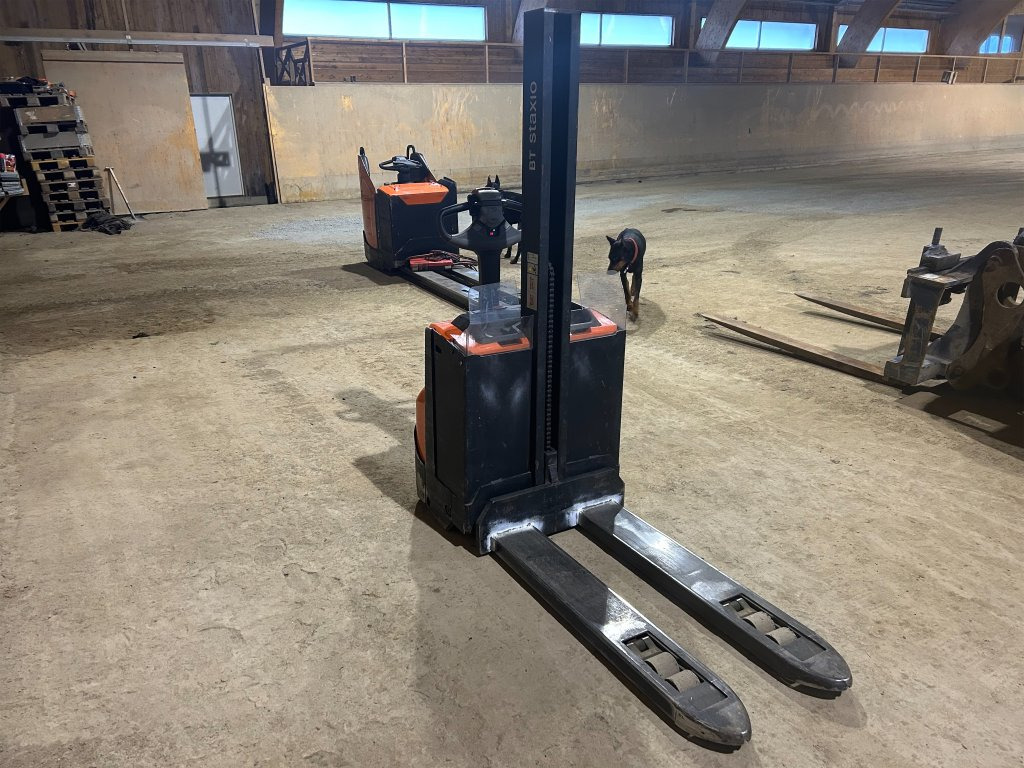 Toyota SWE080L - Stabler: bilde 1 Toyota SWE080L - Stabler: bilde 1