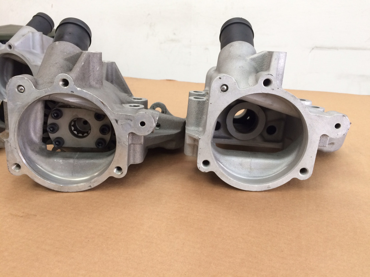 CARCASSA RIDUTTORE PER POMPA CARBURANTE ALTA PRESSIONE - MOTORI MAN D2066 / D2676 - Drivstoffpumpe for Lastebil: bilde 4 CARCASSA RIDUTTORE PER POMPA CARBURANTE ALTA PRESSIONE - MOTORI MAN D2066 / D2676 - Drivstoffpumpe for Lastebil: bilde 4