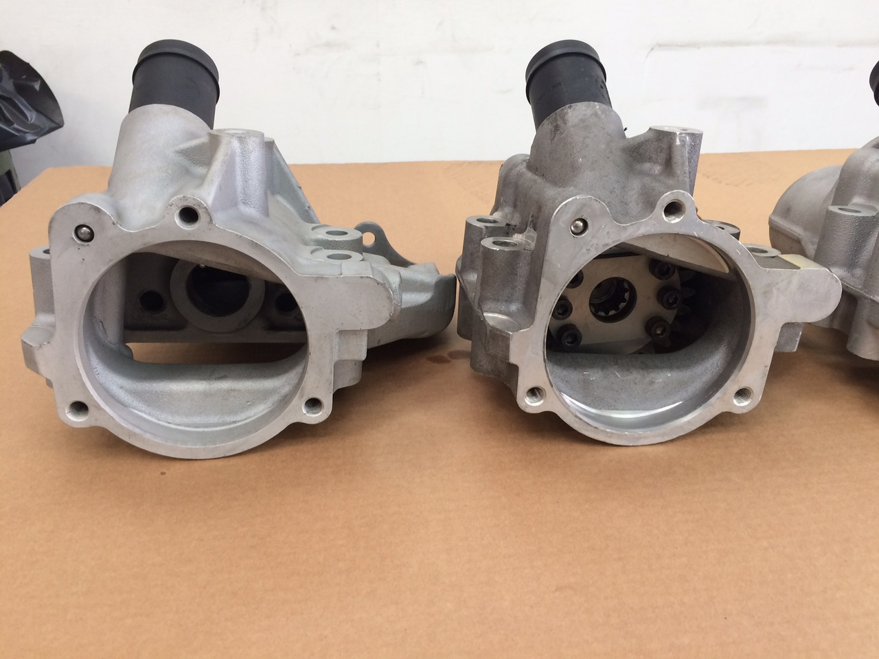 CARCASSA RIDUTTORE PER POMPA CARBURANTE ALTA PRESSIONE - MOTORI MAN D2066 / D2676 - Drivstoffpumpe for Lastebil: bilde 5 CARCASSA RIDUTTORE PER POMPA CARBURANTE ALTA PRESSIONE - MOTORI MAN D2066 / D2676 - Drivstoffpumpe for Lastebil: bilde 5