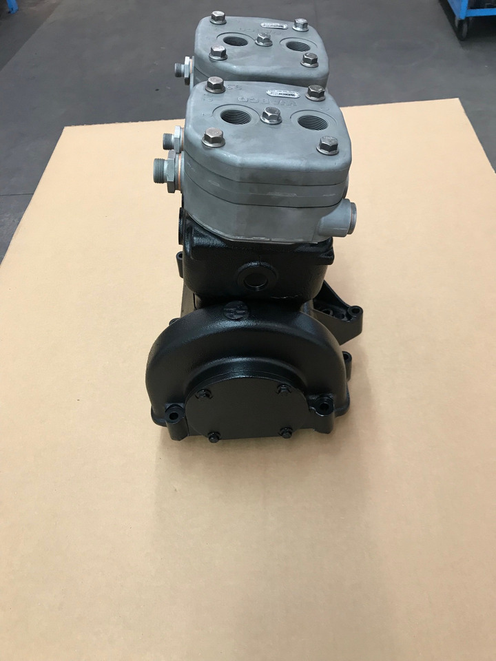 COMPRESSORE ARIA BICILINDRICO RAFFREDDATO AD ACQUA - MAN 51541007190 - Luftkompressor: bilde 4 COMPRESSORE ARIA BICILINDRICO RAFFREDDATO AD ACQUA - MAN 51541007190 - Luftkompressor: bilde 4