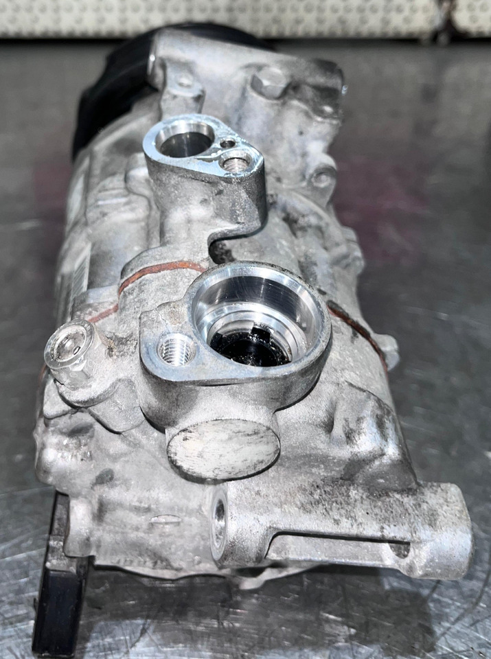 AUDI A/C Compressor 8W5816803 - A/C kompressor: bilde 2 AUDI A/C Compressor 8W5816803 - A/C kompressor: bilde 2