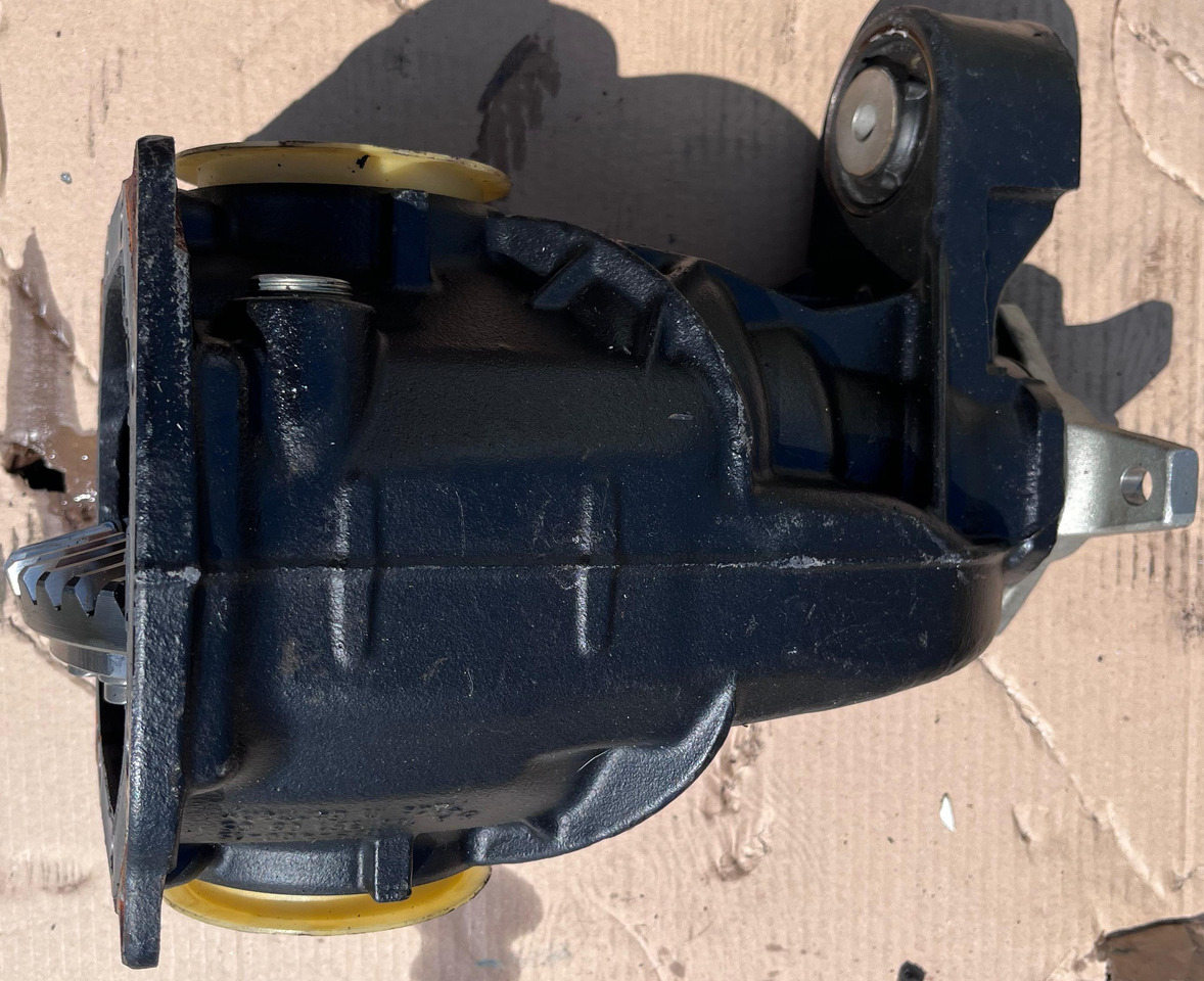 MERCEDES-BENZ Mercedes Benz Rear Axle Differential A1663510605 - Differensial: bilde 1 MERCEDES-BENZ Mercedes Benz Rear Axle Differential A1663510605 - Differensial: bilde 1