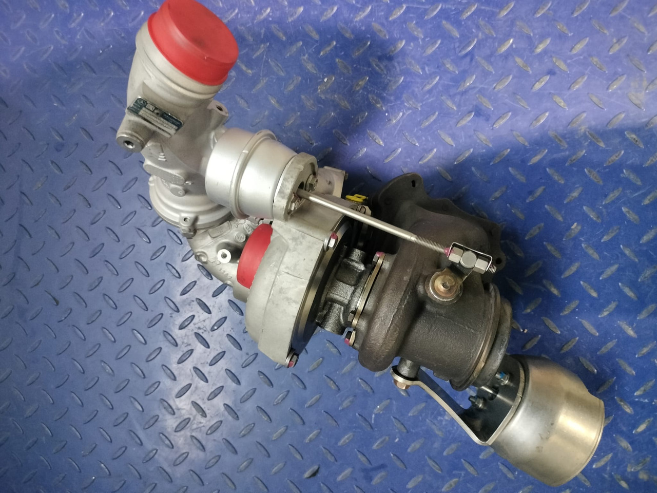Mercedes Benz BiTurbocharger A6510901686 - Turbolader for Varebil: bilde 2 Mercedes Benz BiTurbocharger A6510901686 - Turbolader for Varebil: bilde 2