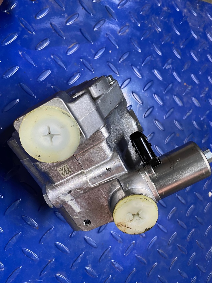 Mercedes Servo Pump A9604600380 Actros MP4 - Servopumpe for Lastebil: bilde 3 Mercedes Servo Pump A9604600380 Actros MP4 - Servopumpe for Lastebil: bilde 3